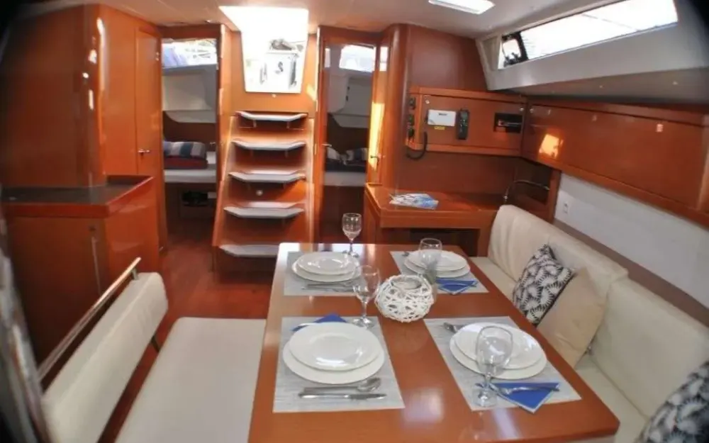 slider 8 Beneteau Oceanis 48