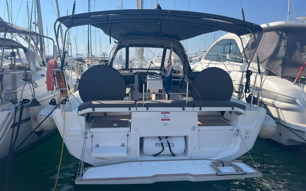 slider 0 Dufour Gib Sea 37