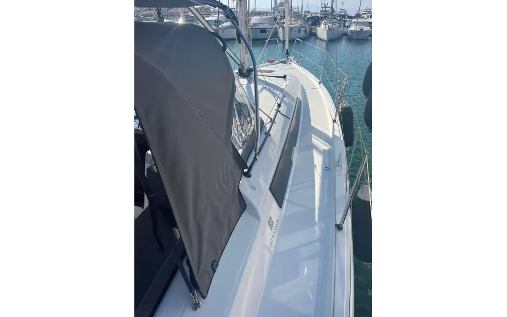 slider 2 Dufour Gib Sea 37