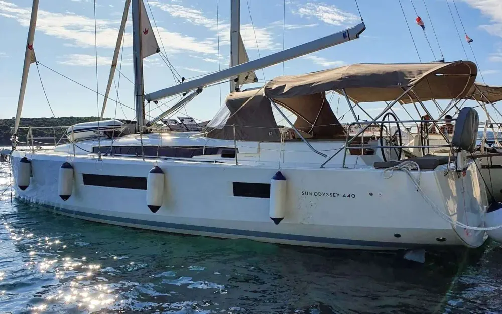 slider 0 Jeanneau Sun Odyssey 440