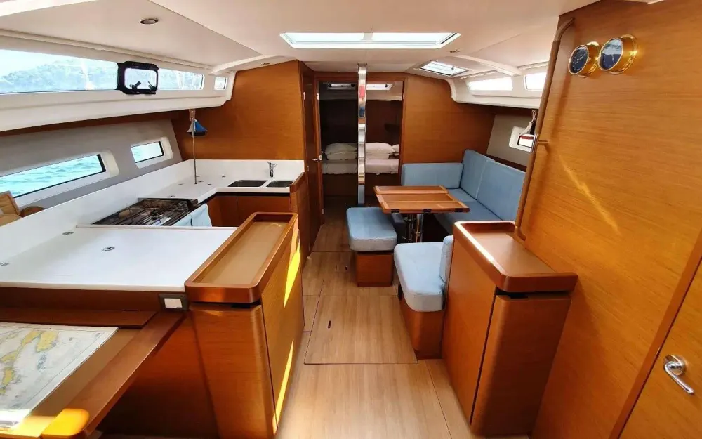 slider 9 Jeanneau Sun Odyssey 440