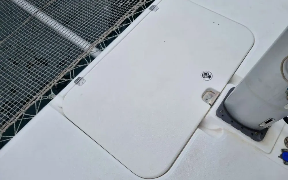 slider 6 Nautitech  40