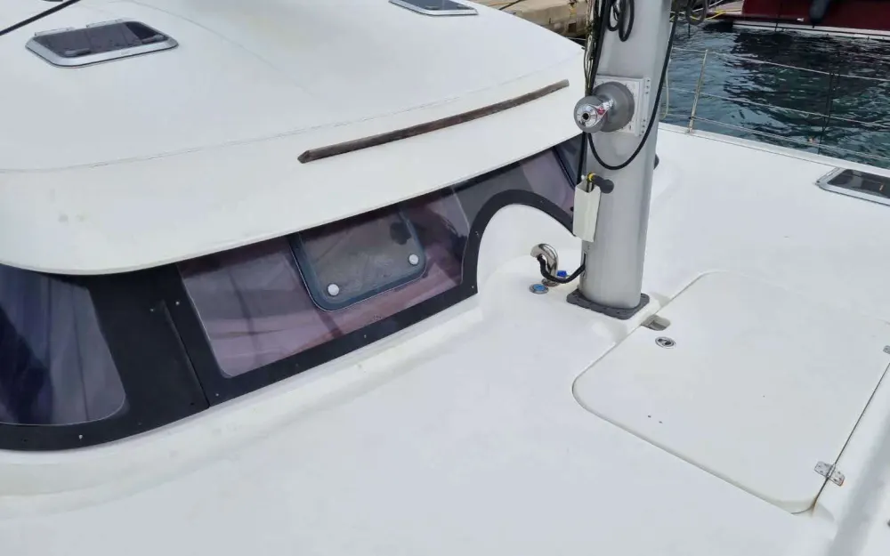 slider 8 Nautitech  40