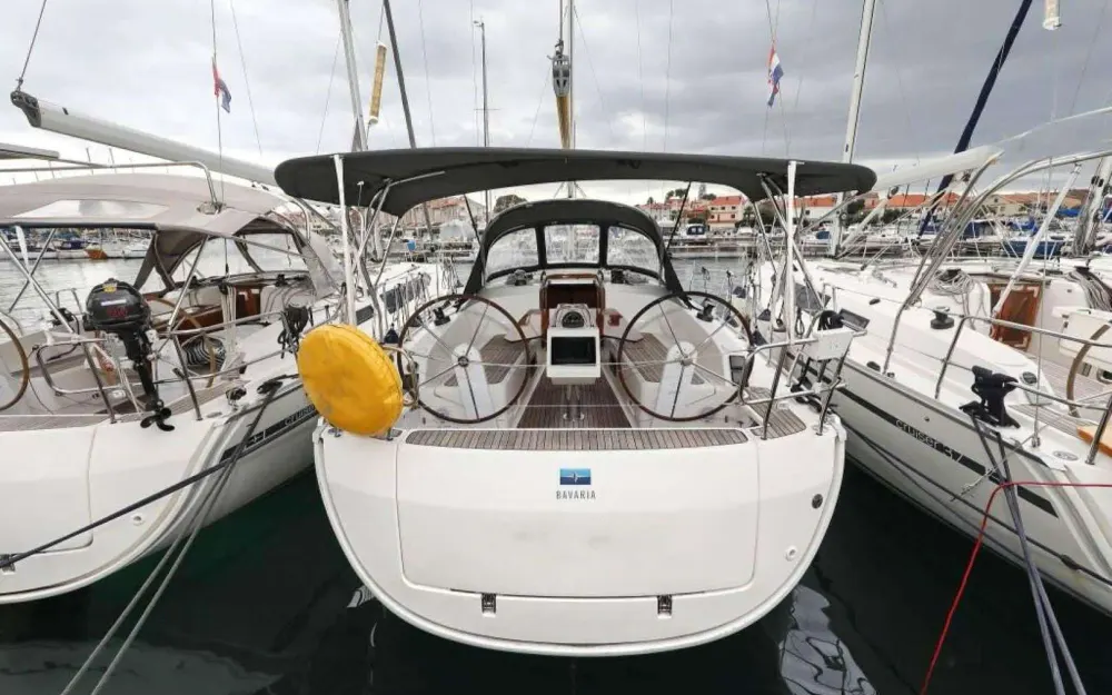 slider 0 Bavaria  37 Cruiser