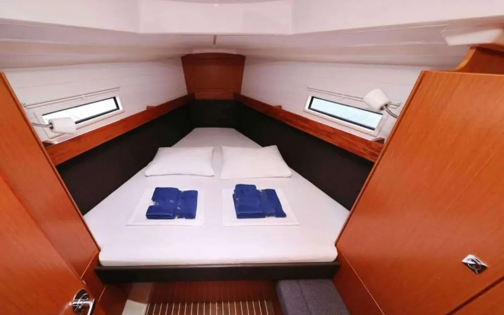 slider 2 Bavaria  37 Cruiser