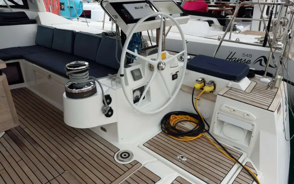 slider 9 Beneteau Oceanis 55