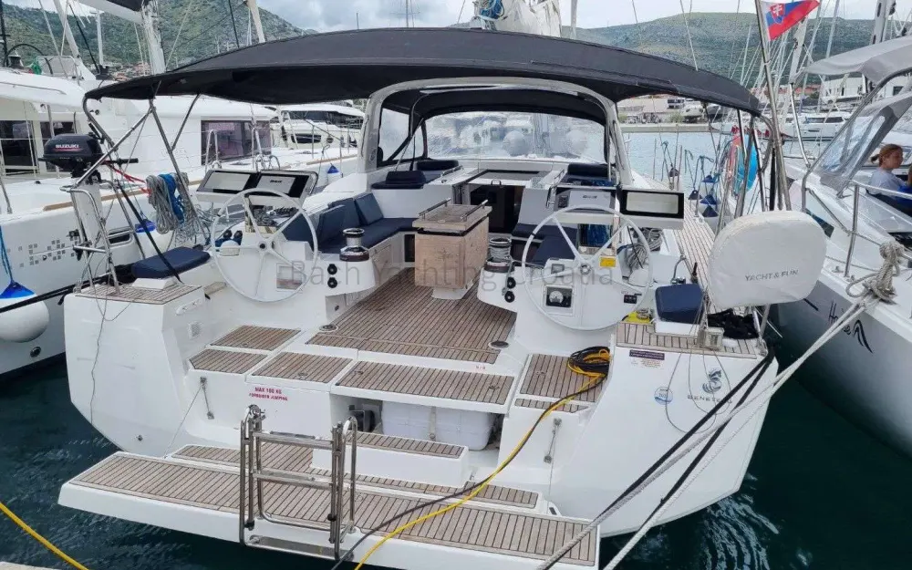 slider 10 Beneteau Oceanis 55