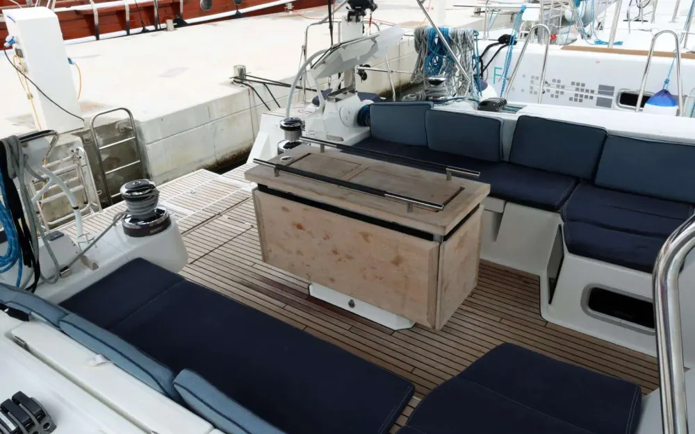 slider 15 Beneteau Oceanis 55