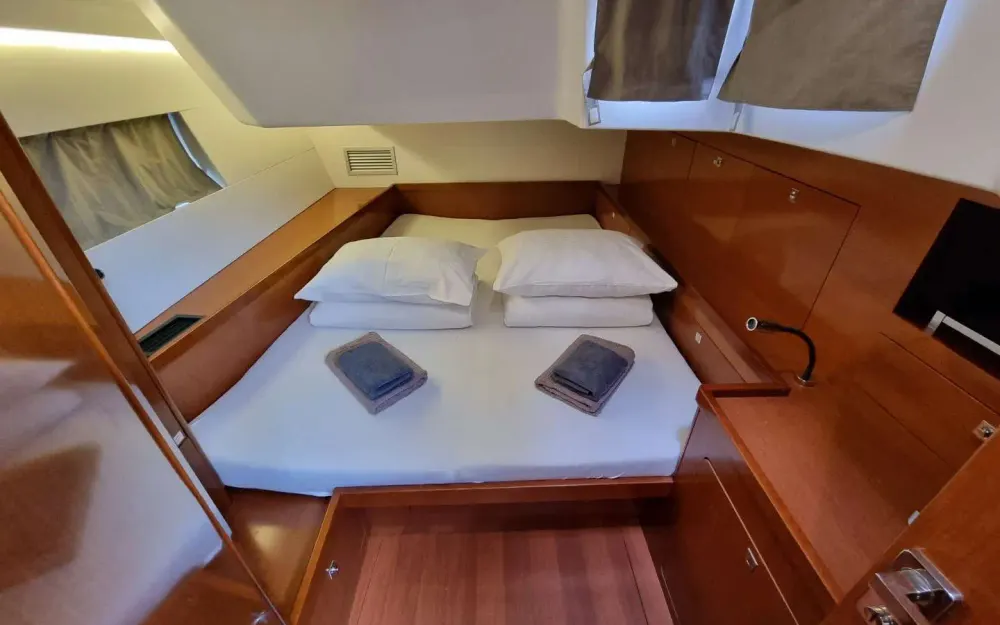 slider 19 Beneteau Oceanis 55