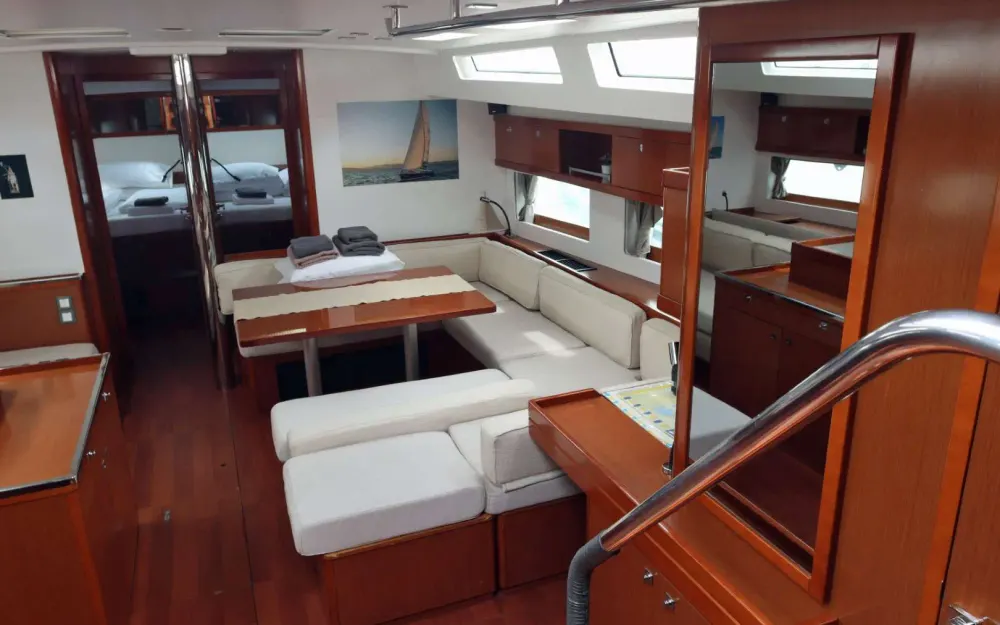 slider 2 Beneteau Oceanis 55