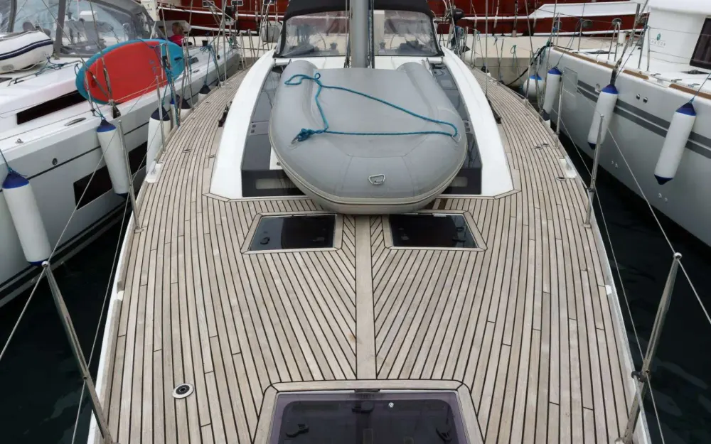 slider 8 Beneteau Oceanis 55