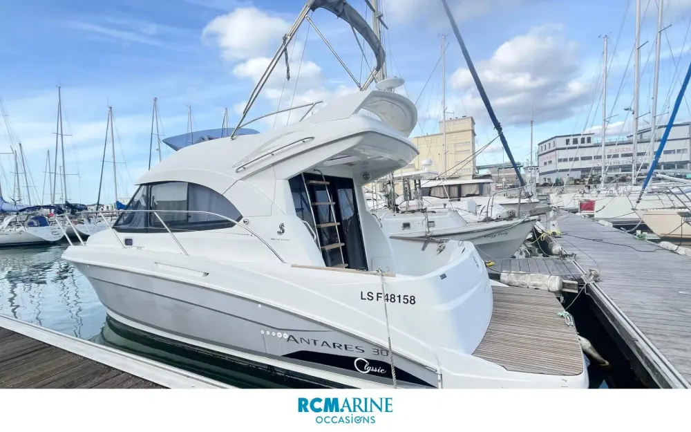slider 23 Beneteau Antares 30