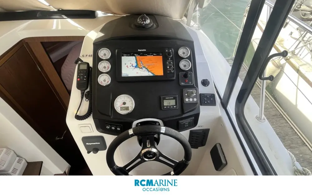 slider 6 Beneteau Antares 30