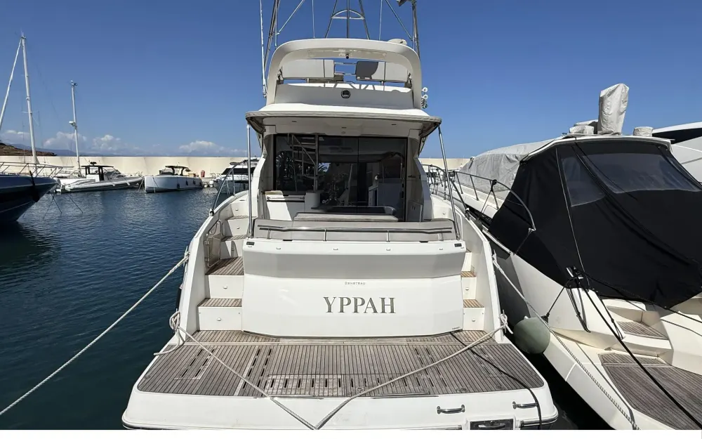 slider 0 Beneteau Gran Turismo 49 Fly