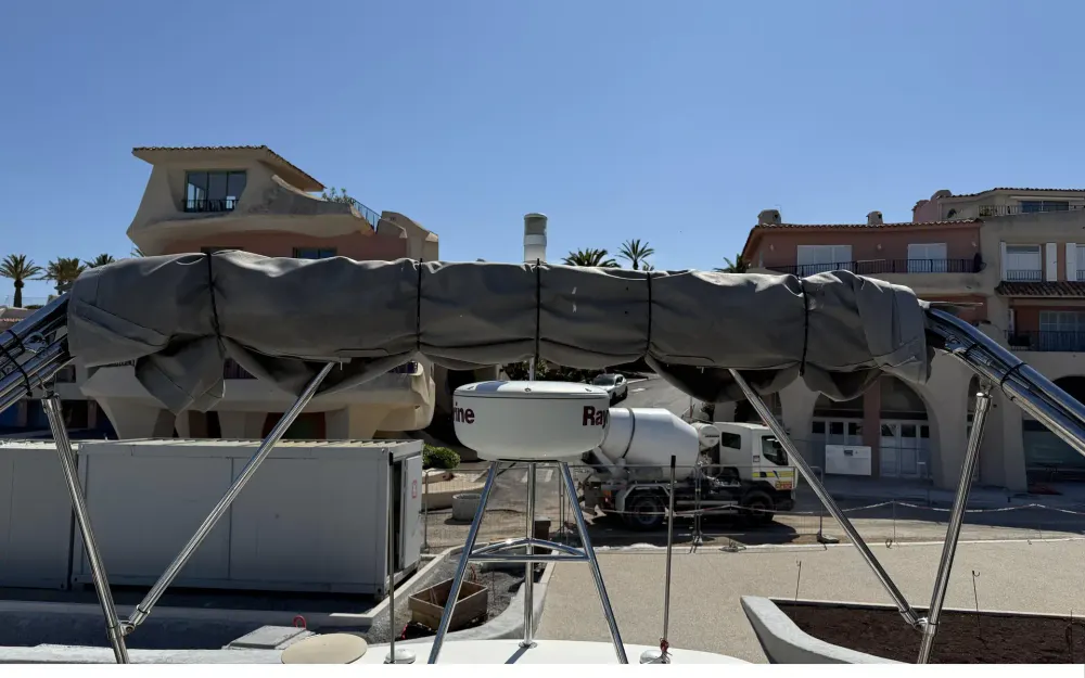 slider 10 Beneteau Gran Turismo 49 Fly