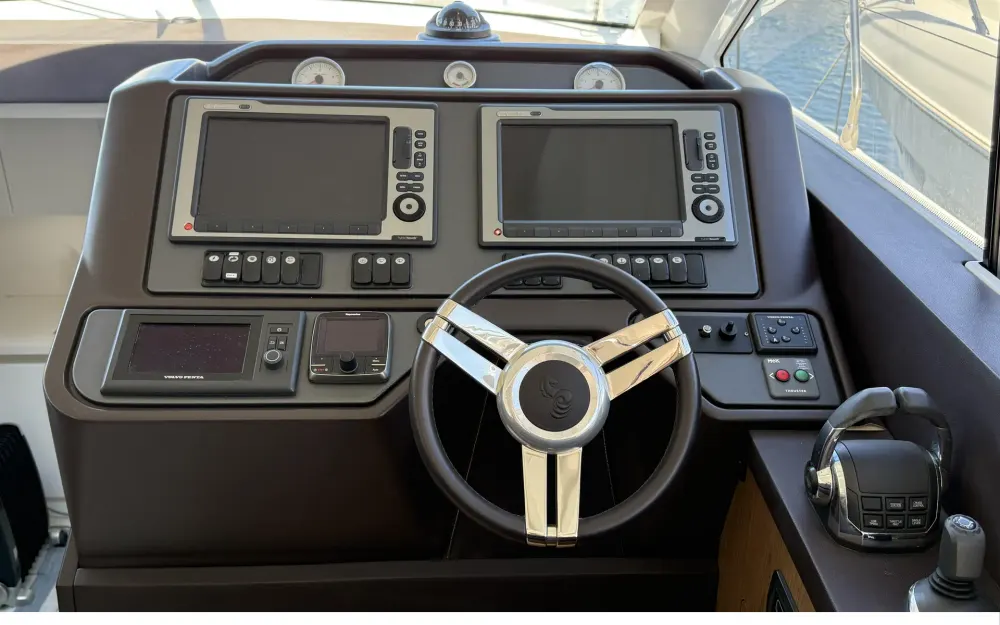 slider 16 Beneteau Gran Turismo 49 Fly