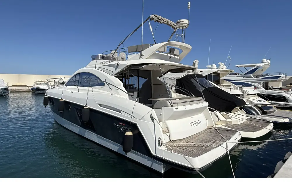 slider 1 Beneteau Gran Turismo 49 Fly