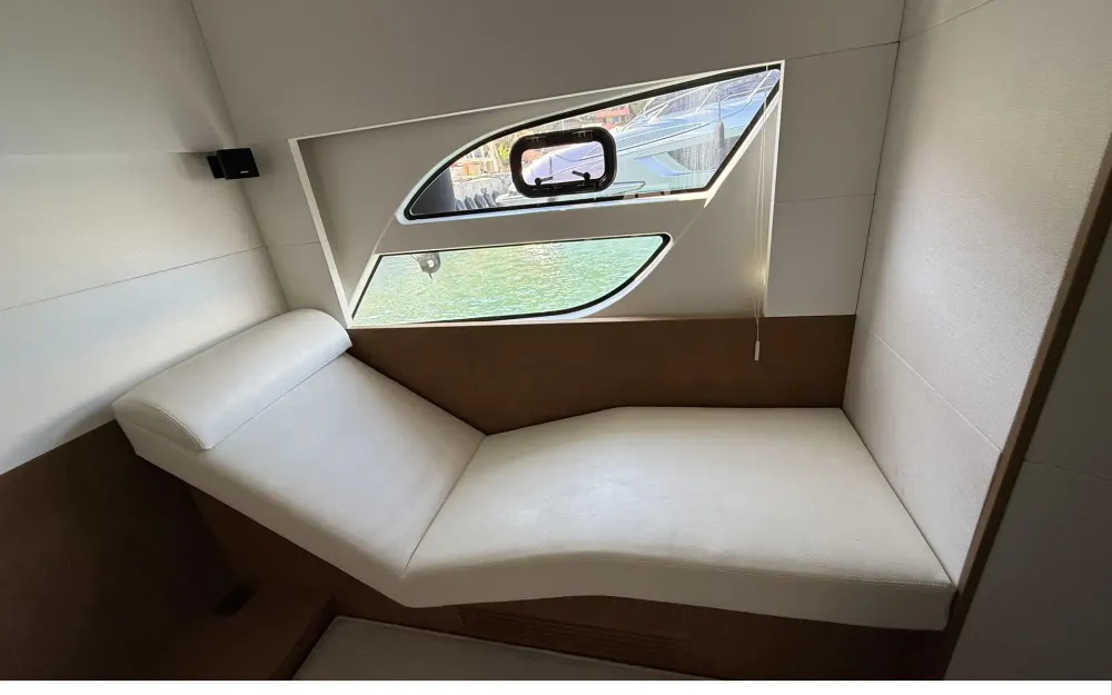 slider 23 Beneteau Gran Turismo 49 Fly
