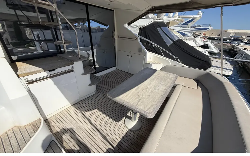 slider 2 Beneteau Gran Turismo 49 Fly