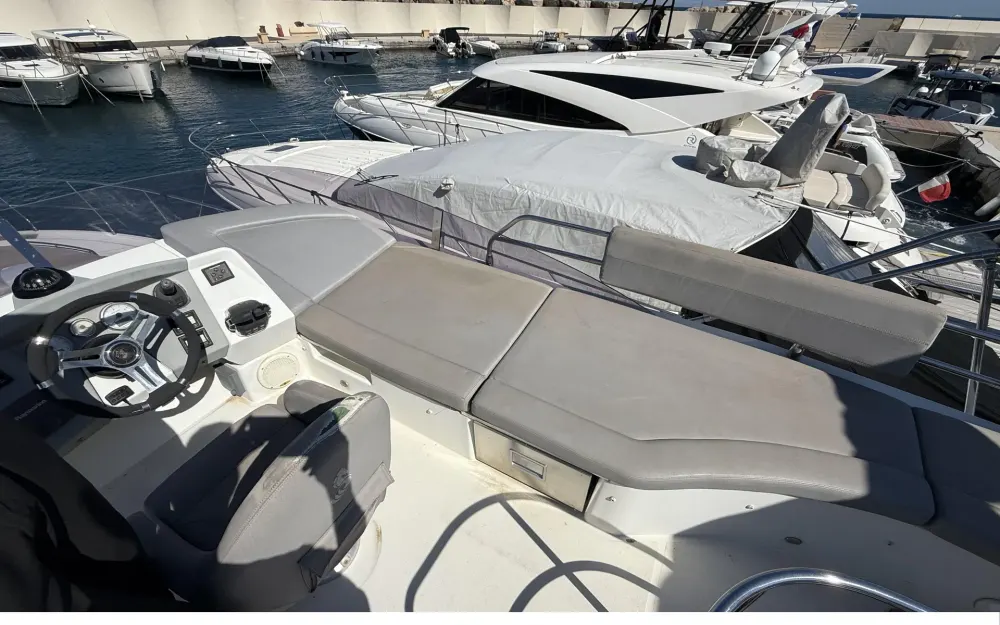slider 30 Beneteau Gran Turismo 49 Fly