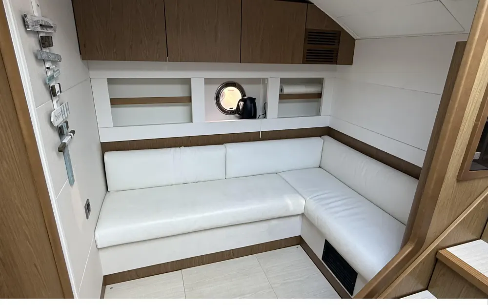 slider 34 Beneteau Gran Turismo 49 Fly