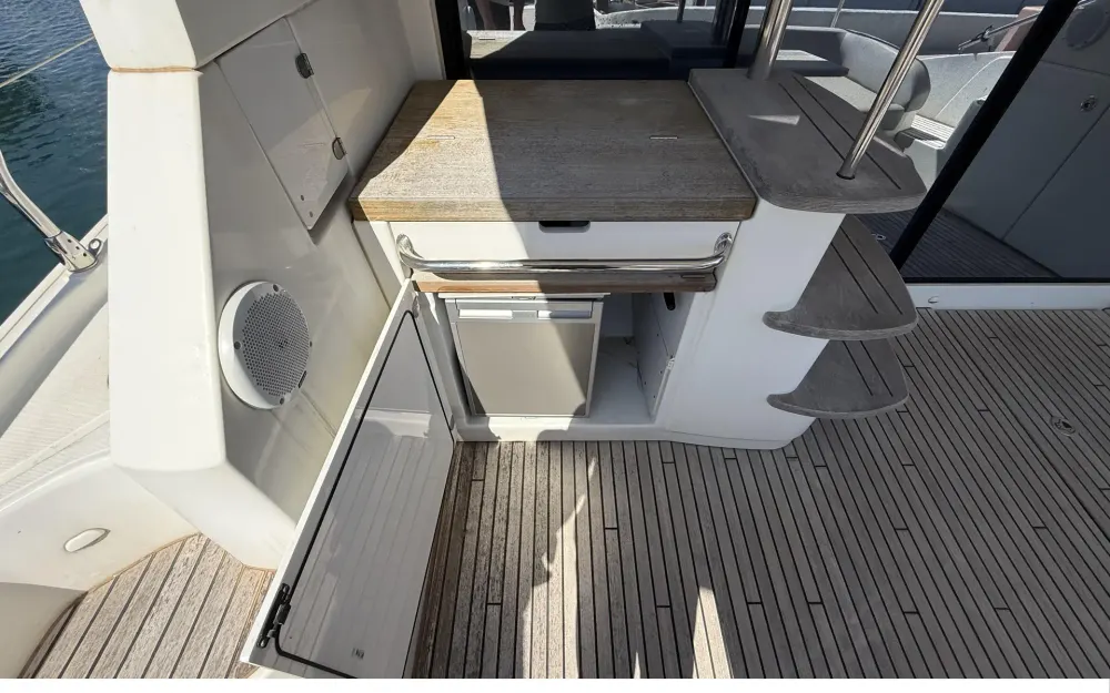 slider 3 Beneteau Gran Turismo 49 Fly