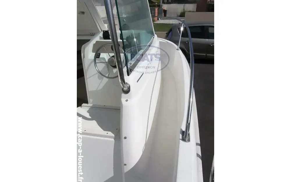 slider 6 Jeanneau Merry Fisher 585