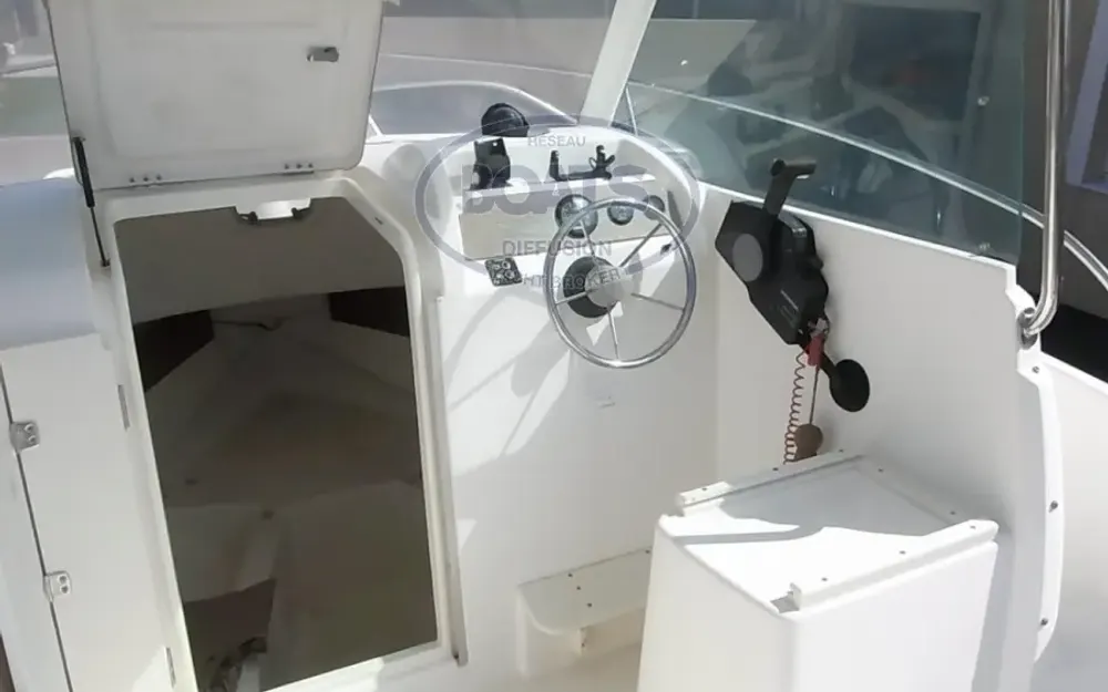 slider 8 Jeanneau Merry Fisher 585