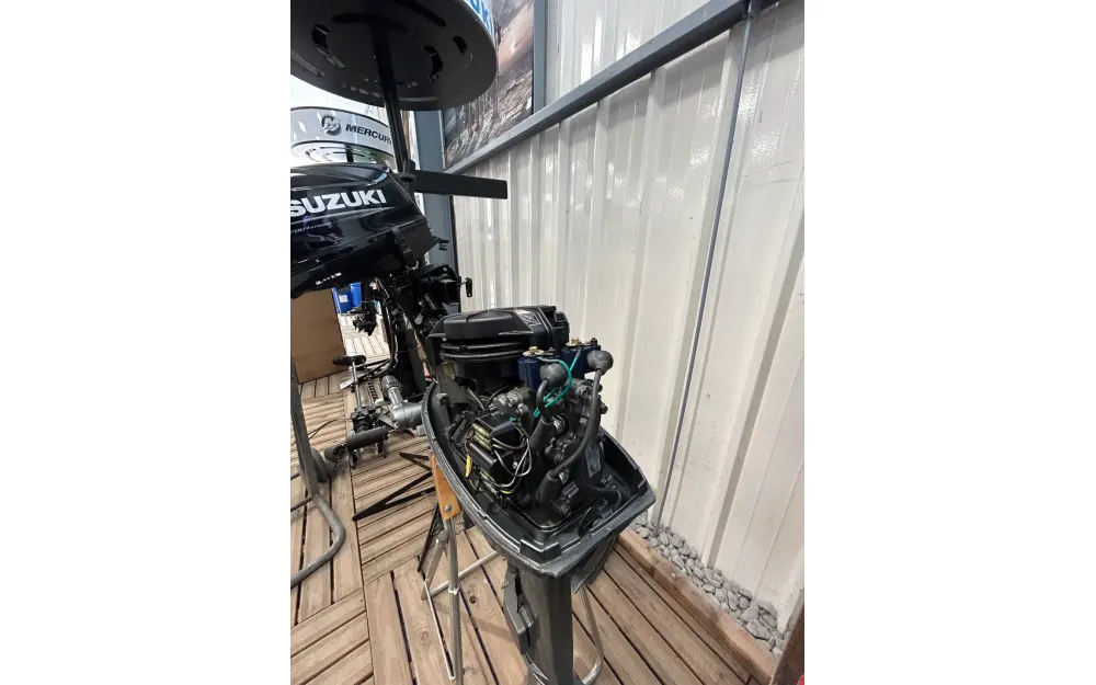 slider 2 Moteur MARINER 6CV