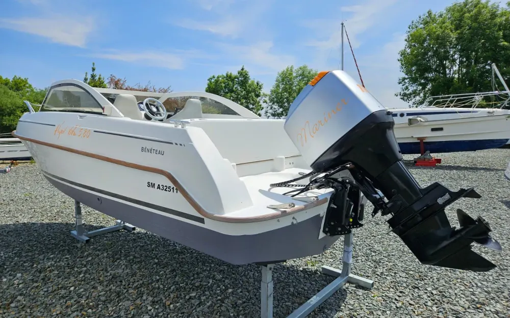 slider 4 Beneteau Flyer Viva 5.80