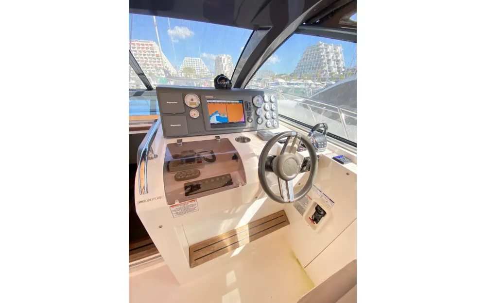 slider 15 Sealine  SC 35