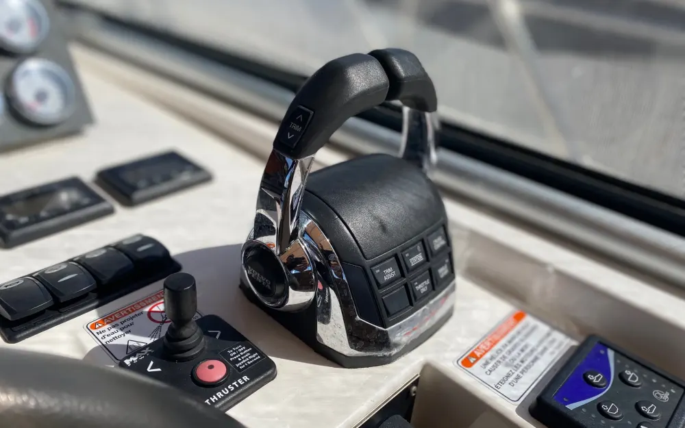 slider 18 Sealine  SC 35
