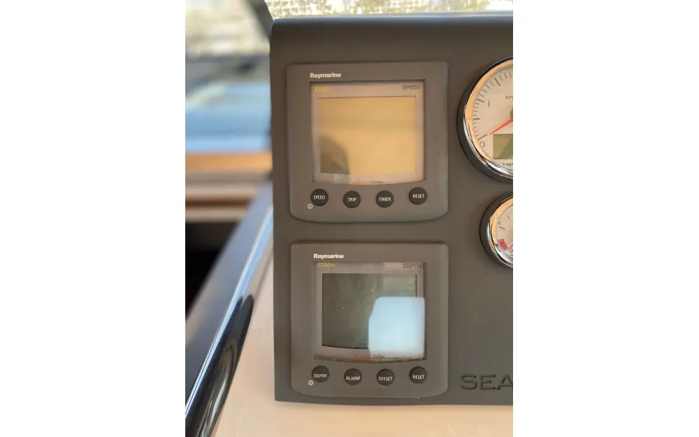 slider 21 Sealine  SC 35