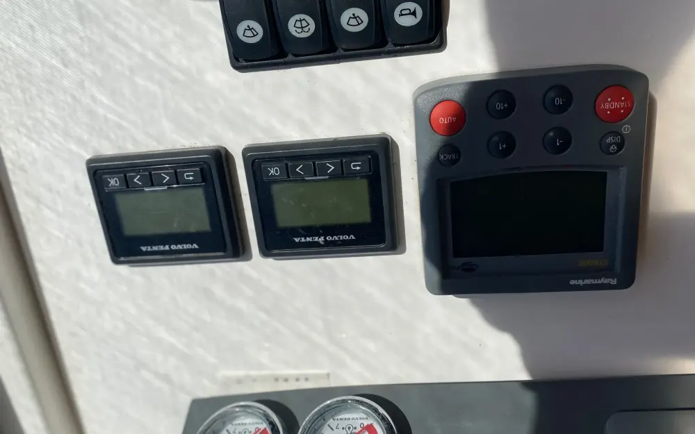 slider 22 Sealine  SC 35