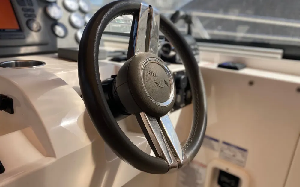 slider 24 Sealine  SC 35