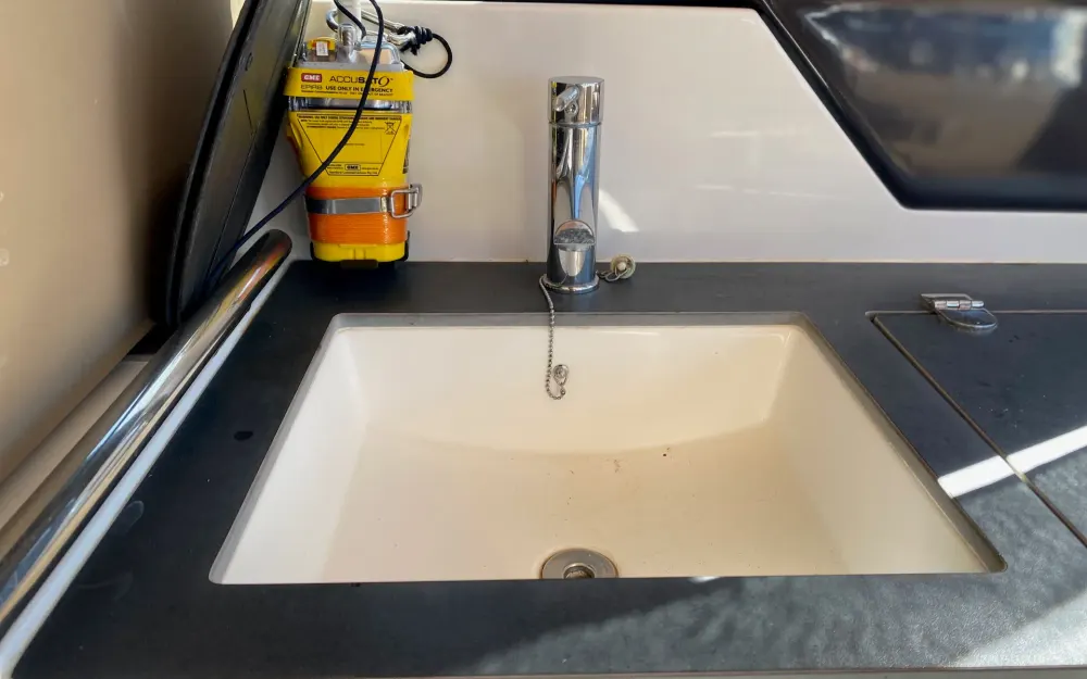 slider 14 Sealine  SC 35