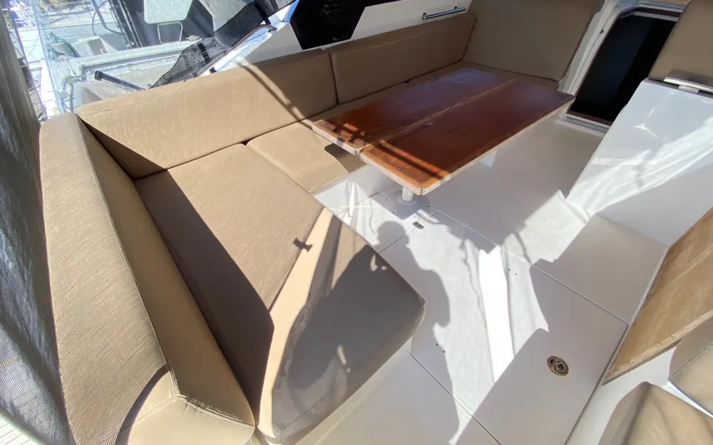 slider 5 Sealine  SC 35