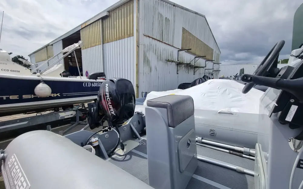 slider 2 3D Tender Stealth RIB 500
