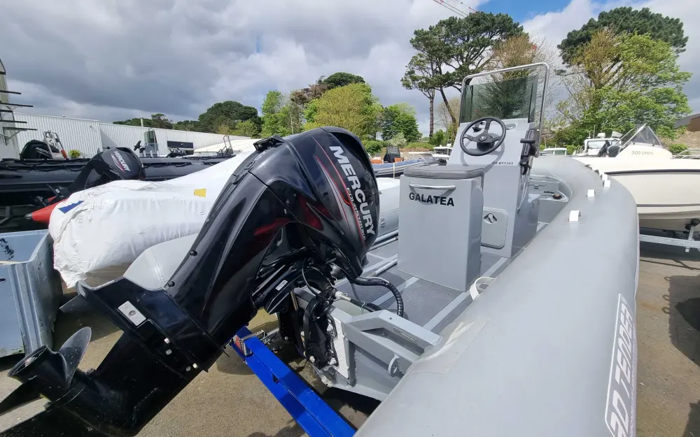 slider 3 3D Tender Stealth RIB 500