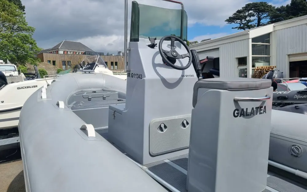 slider 6 3D Tender Stealth RIB 500