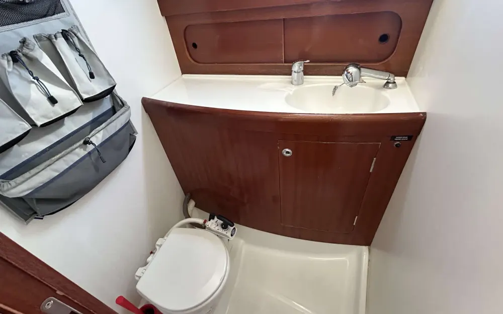 slider 9 Beneteau Antares Serie 9