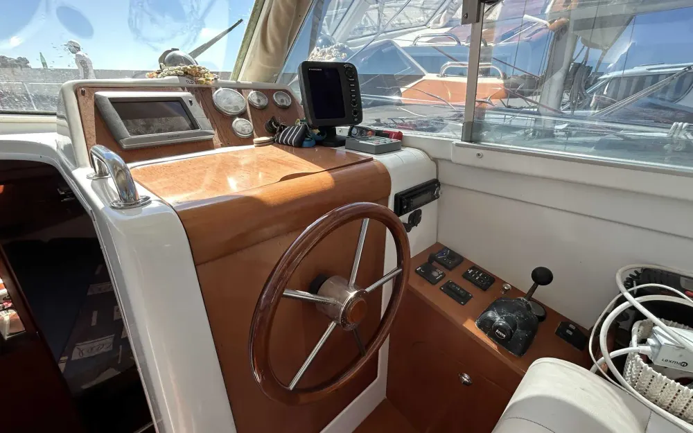 slider 2 Beneteau Antares Serie 9