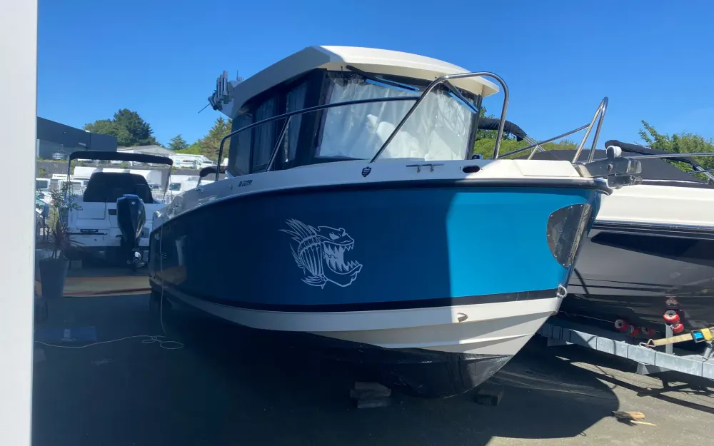 slider 1 Quicksilver Activ 705 Pilothouse
