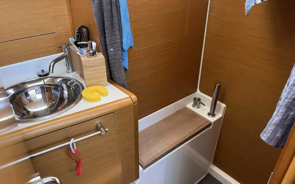 slider 12 Jeanneau Sun Odyssey 409