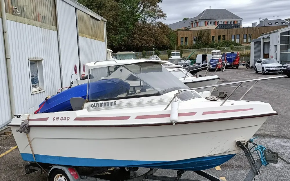 slider 8 Guymarine  440