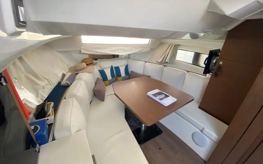 slider 13 Jeanneau Cap Camarat 10.5 WACap Camarat 10.5 Wa Serie 2