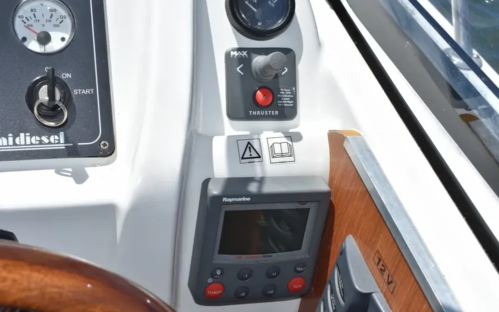 slider 13 Beneteau Antares 8 S