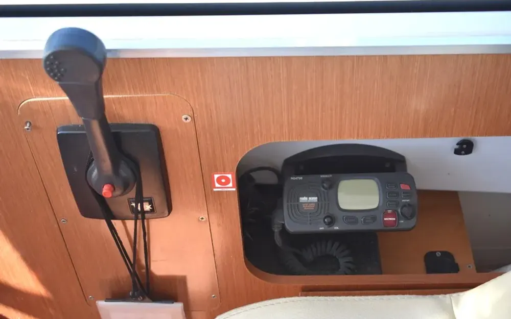 slider 14 Beneteau Antares 8 S