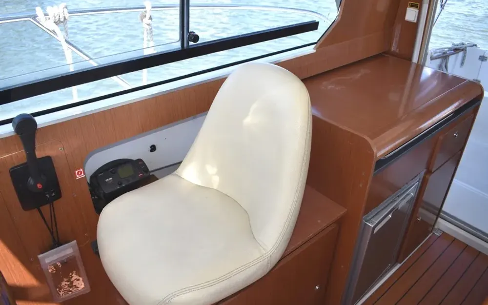 slider 17 Beneteau Antares 8 S