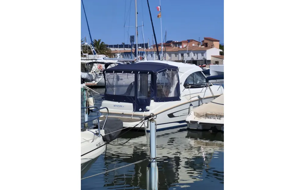 slider 4 Beneteau Antares 8 S